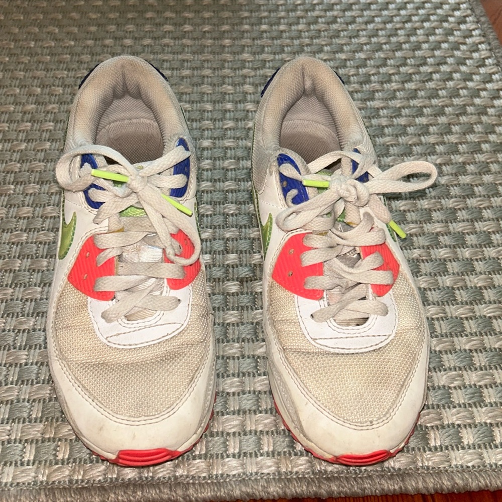Cute Nike Air Max! - Picture 2 of 5